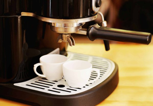 Comment choisir une machine à expresso avec mousseur intégré pour des cappuccinos parfaits?